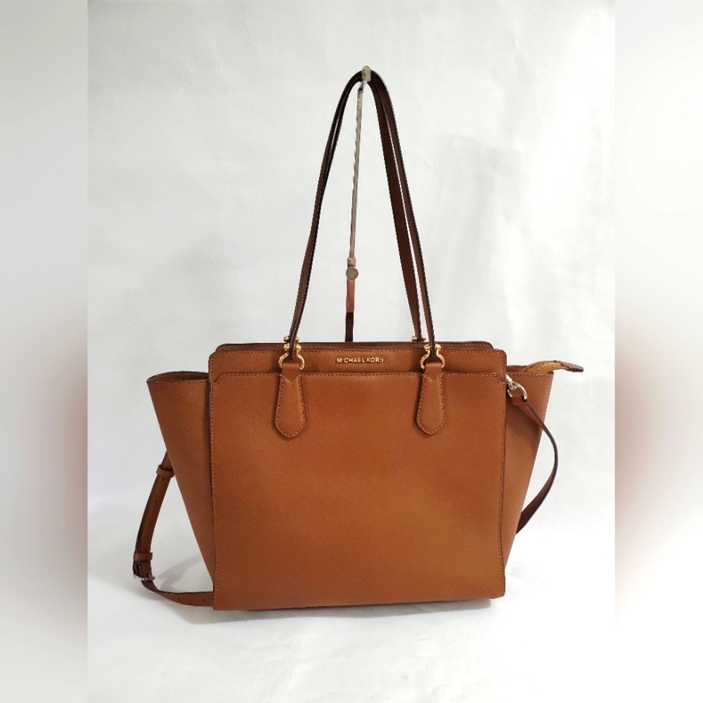 Michael Kors Dee Dee Convertible Bag